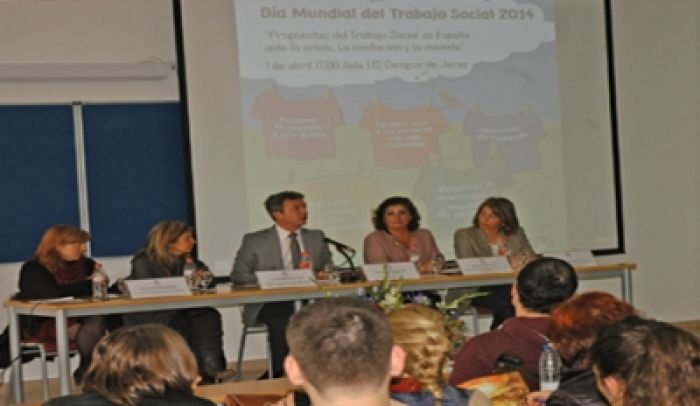 La Presidenta del COTS de Cádiz, Pilar Tubío, participó en el acto conmemorativo el Día Internacional del Trabajo Social en la UCA.