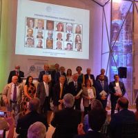Ana Vilar recibe el Premio a la Profesional Colegiada del Año en Trabajo Social otorgado por UP