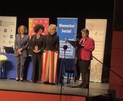 El Consejo General del Trabajo Social recibe el premio en su 40 aniversario a la trayectoria de la Asociación de Directoras y Gerentes en el marco del XXIX Congreso de la Asociación 
