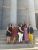 Emiliana Vicente junto con Raquel Millán, Miguela Arevalo (presidenta de la Asociación Española de Trabajo Social y Salud),  Belén Novillo y Laura Morro (decanas de los COTS de Madrid y Catalunya), y representantes de la Asociación Española de Trabajo Soc